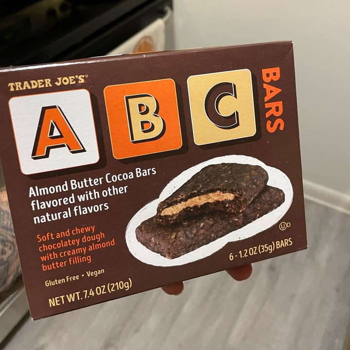 photo of Trader Joe's ABC Bars shared by @santo-vegano on  16 Apr 2023 - review
