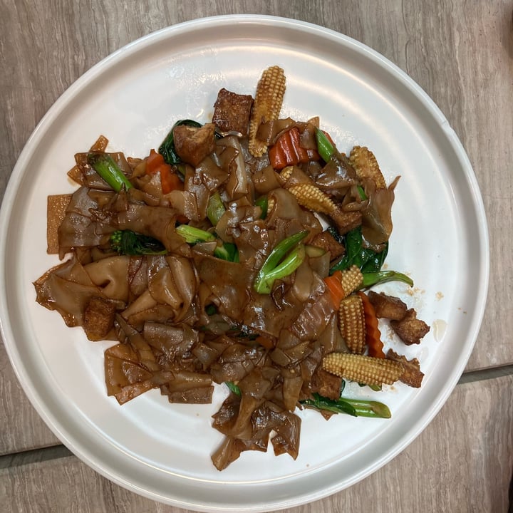 photo of Bangkok Jam Vegan Stir-Fried Kway Teow with OnlyEg and Black Soy Sauce shared by @veganhubby on  28 Dec 2022 - review