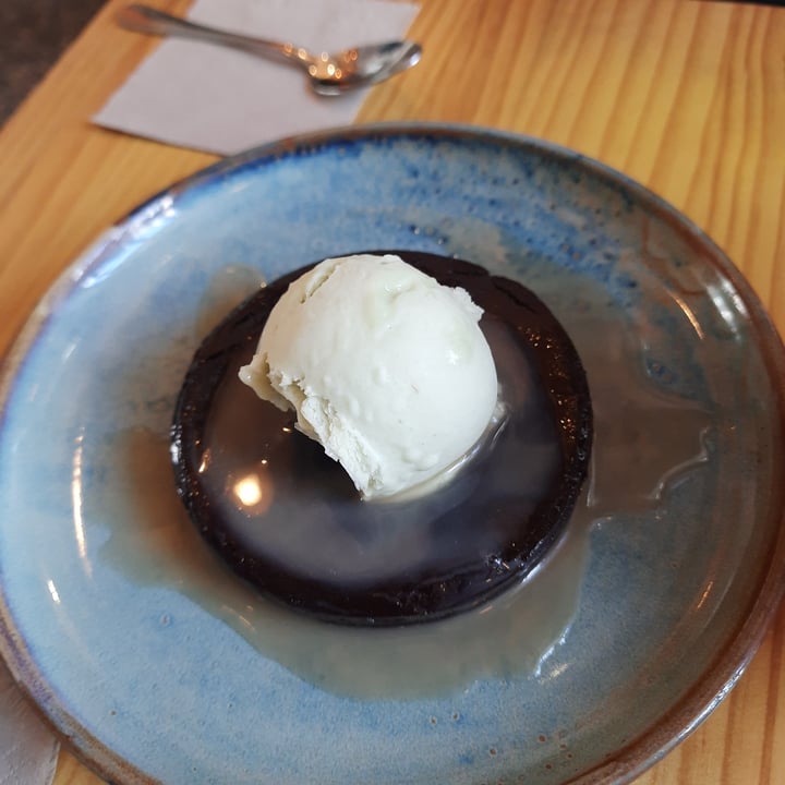 photo of Avocado Love brownie con helado de aguacate y crema casera de licor de avena shared by @srtaflexiespagueti on  08 Aug 2023 - review