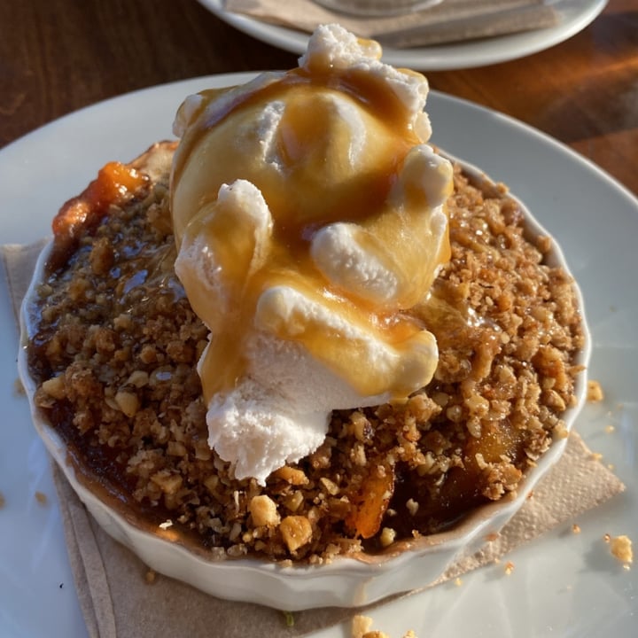 photo of Seabirds Kitchen peach crumble shared by @mattiesmindfulmeals on  08 May 2023 - review