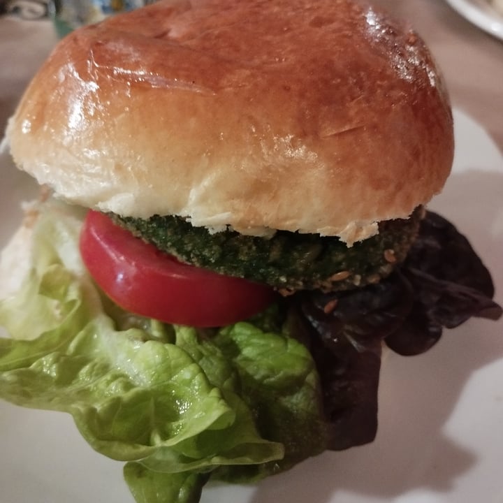 photo of Cerveseria Frankfurt L’Escala Burger Vegana Espinacas shared by @evains on  03 Mar 2023 - review
