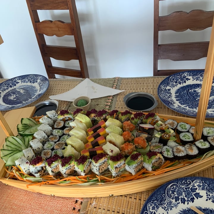 photo of Japa Vegana - Delivery japonês e asiático vegano Barca para 03 pessoas ( 75 pecas ) shared by @deborahdevi on  26 Feb 2023 - review