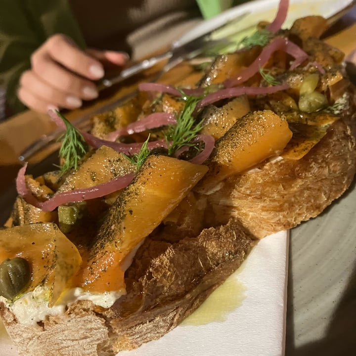 photo of Green Kitchen - Pinheiros/ restaurante e bar tostada lox shared by @marcelarmb on  07 Apr 2023 - review