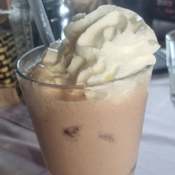 photo of Ken Vegetarian and Coffee Strawberry milkshake shared by @conjuringwanderlust on  05 Jun 2023 - review