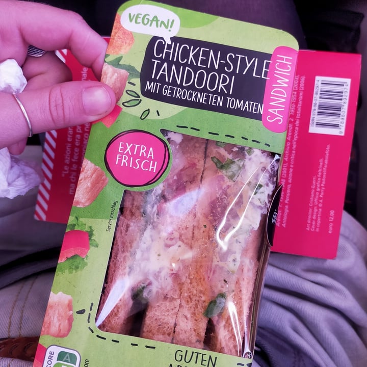 photo of Rewe To Go Sandwich Chicken-Style Tandoori shared by @robertabi on  01 May 2023 - review
