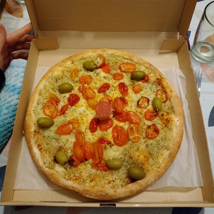 photo of Olivia Empanadas & Pizzas Pizza Napolitana Vegana shared by @aldyflorent on  06 May 2023 - review