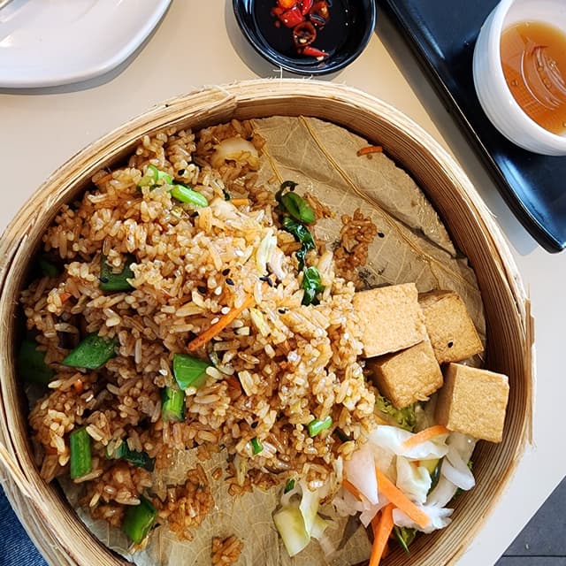 Photo of the dish “stir fried basil rice vegetarian”