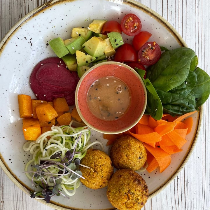 photo of Juvenate Conscious Eatery Buddha Bowl shared by @gabriellademartino on  02 Jan 2023 - review