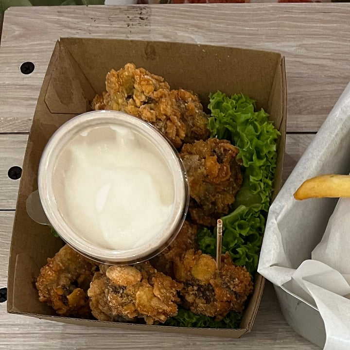 photo of VeganBurg Singapore Fried Mushroom Poppers shared by @nosaltypopcorn on  04 Jan 2023 - review