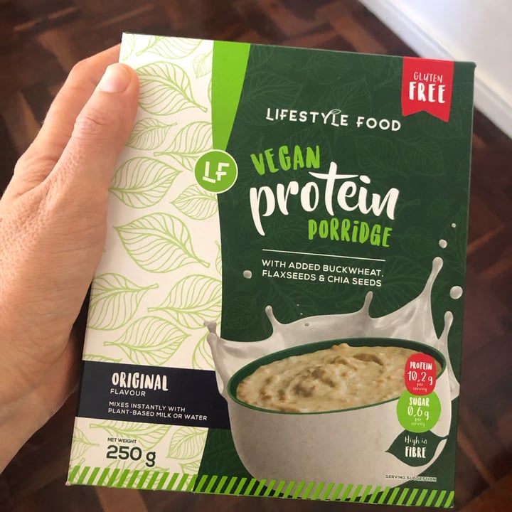photo of Lifestyle Food vegan protein porridge shared by @nicolerobb123 on  06 Mar 2023 - review