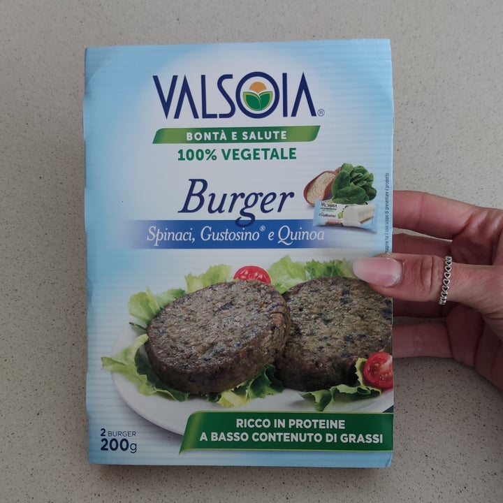 photo of Valsoia Burger spinaci, gustosino e quinoa shared by @angelarusso on  17 May 2023 - review
