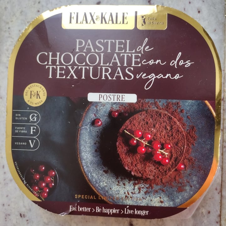 photo of Flax & Kale Pastel de chocolate con dos texturas vegano shared by @anav86 on  11 Jun 2023 - review