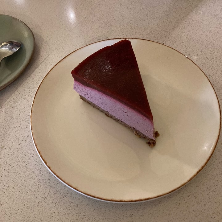 photo of Let It V - Lounge Cheesecake De Frutilla shared by @outofstep on  26 Apr 2023 - review