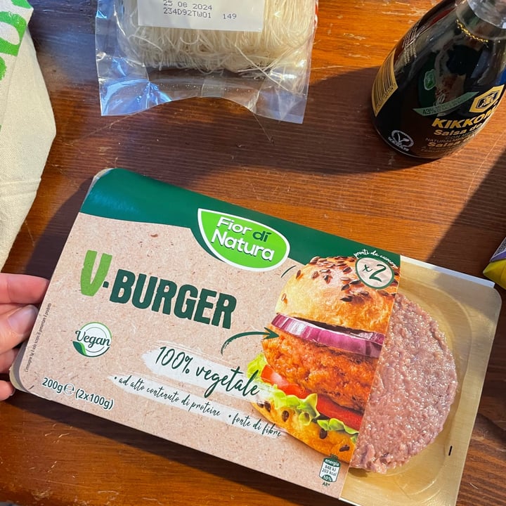 photo of Fior di Natura V-Burger shared by @giada-98 on  23 Feb 2023 - review
