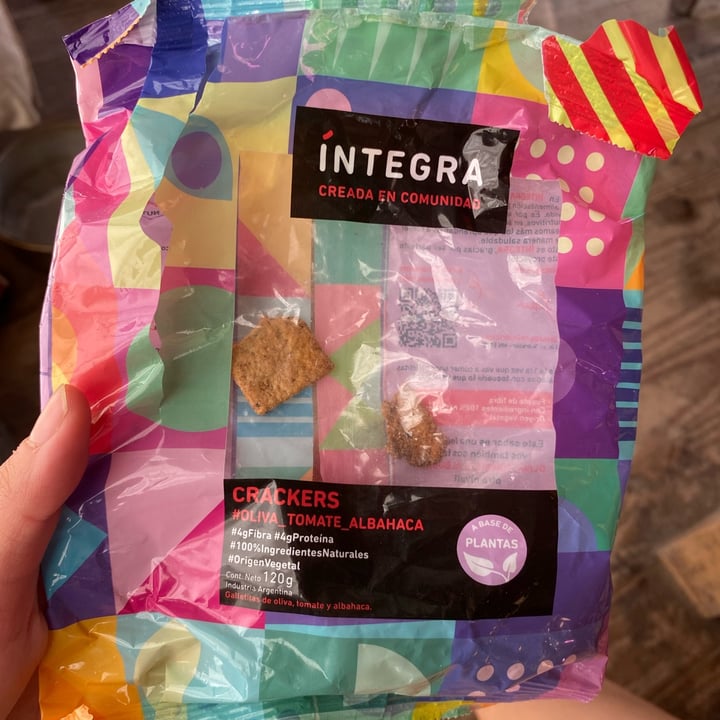 photo of Integra crackers de oliva tomate y albahaca shared by @bbelen on  21 Feb 2023 - review