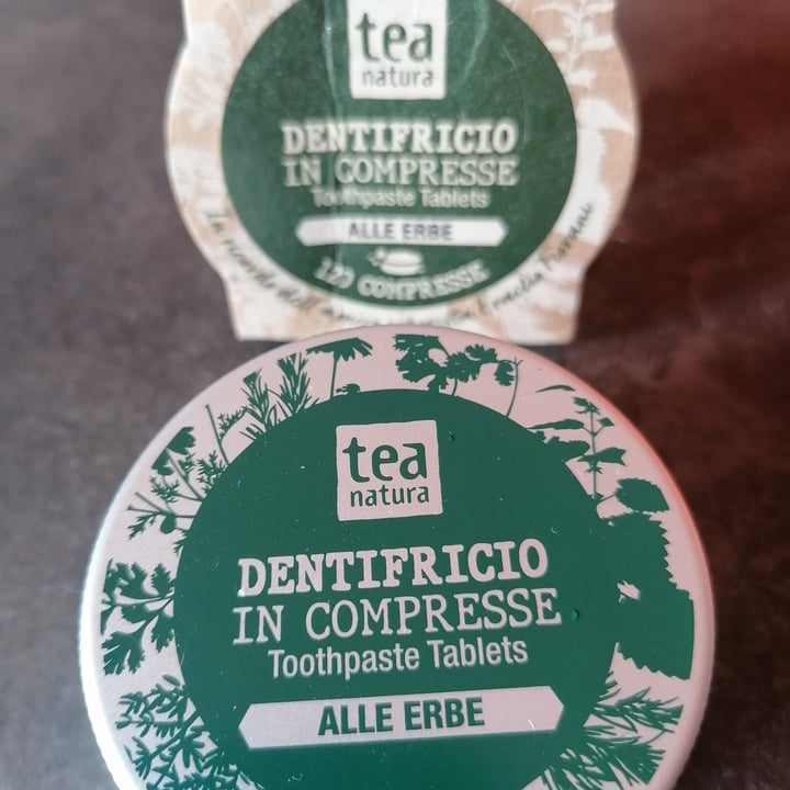 photo of Tea Natura dentifricio in compresse alle erbe shared by @mocolassito on  07 May 2023 - review