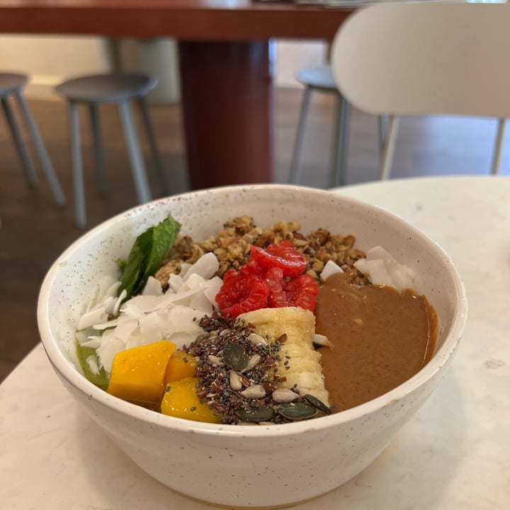 photo of Oats Day Long Mango Matcha Bowl shared by @papilio on  22 Jul 2023 - review