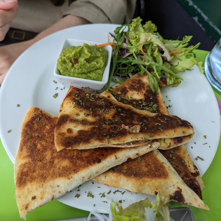 photo of Green Flamingo Innsbruck We Love Cows Quesadilla shared by @patrickdaniele on  11 Jun 2023 - review