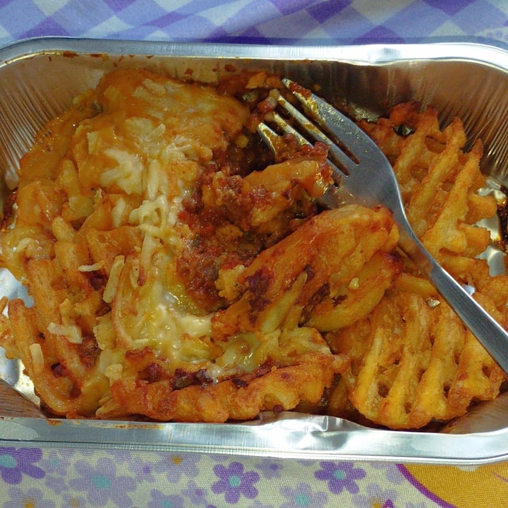 photo of Biff’s Plant Shack smoky chili cheeze waffle fries shared by @sunmoony on  05 May 2023 - review