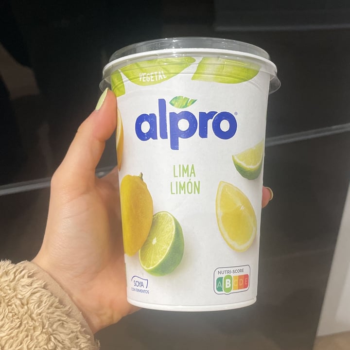 photo of Alpro Alternativa Vegetal al Yogur Lima Limón shared by @veggiveg on  04 Mar 2023 - review