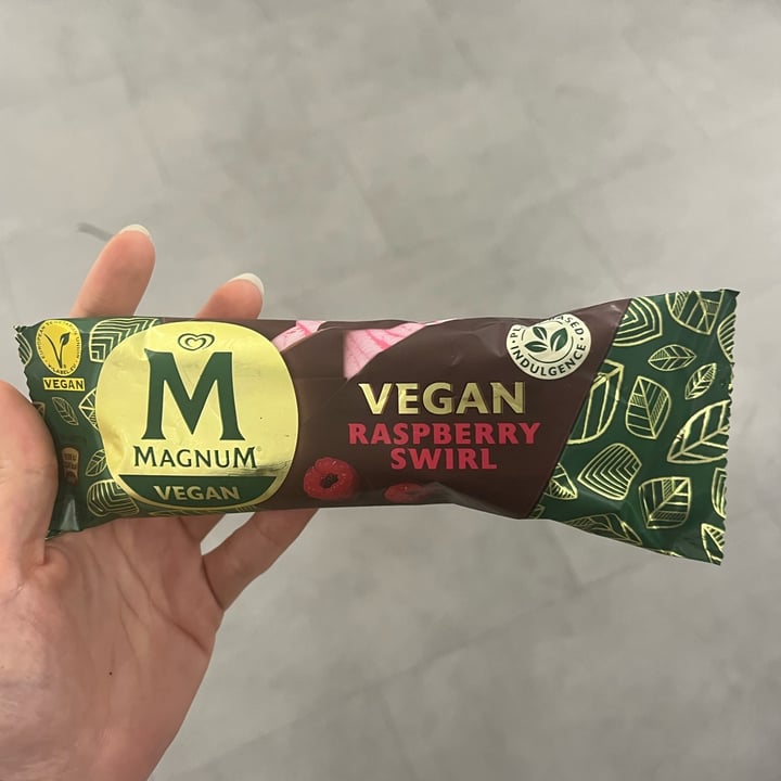 photo of Magnum Vegan Raspberry Swirl shared by @fraulicia on  19 Jun 2023 - review
