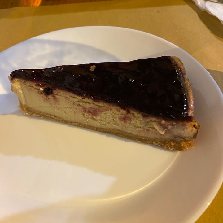 photo of Il Vegano - Firenze Cheesecake Ai Frutti Di Bosco shared by @eliamariotti on  23 Jul 2023 - review
