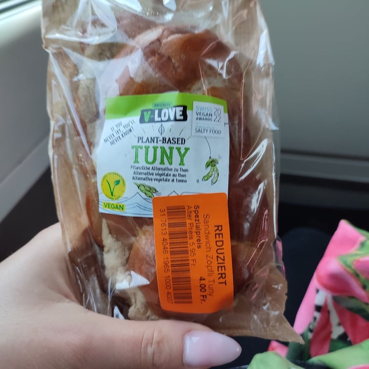 photo of Migros V-Love Plant Based Tuny shared by @ppiera on  13 Jun 2023 - review