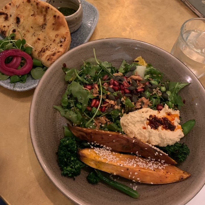 photo of The Botanist Bath Superfood salad shared by @pboeira on  15 Jan 2023 - review