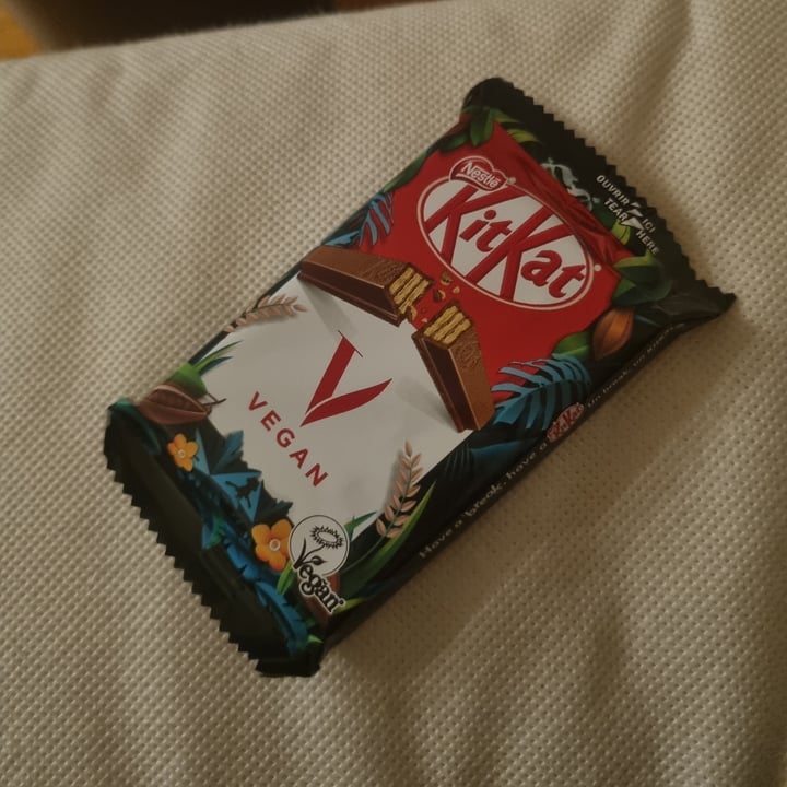 photo of Nestlé Kitkat Vegan shared by @mikelavk on  23 Dec 2022 - review