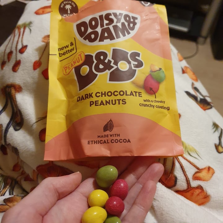photo of Doisy & Dam Dark chocolate peanuts shared by @gembean on  13 Mar 2023 - review