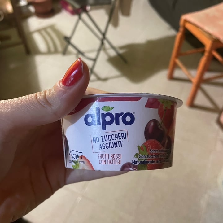 photo of Alpro Alpro soia frutti rossi e datteri shared by @erikadentis on  17 Dec 2022 - review