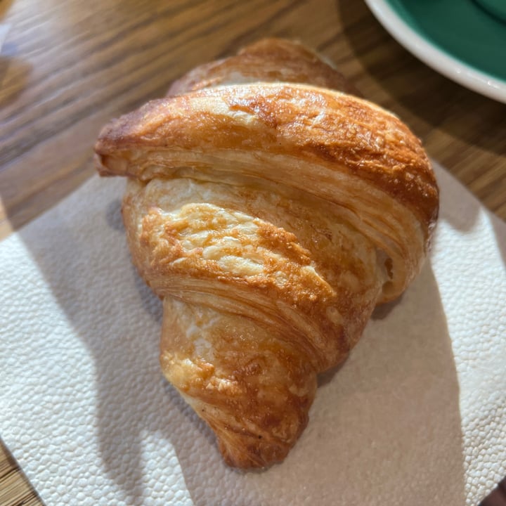 photo of Land&Monkeys Roquette Croissant shared by @alistar on  04 Apr 2023 - review