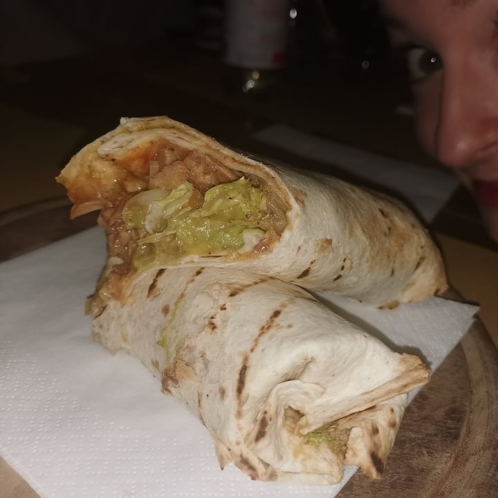 photo of Guero burrito de pulled jackfruit shared by @nixandstuffs on  21 Jan 2023 - review