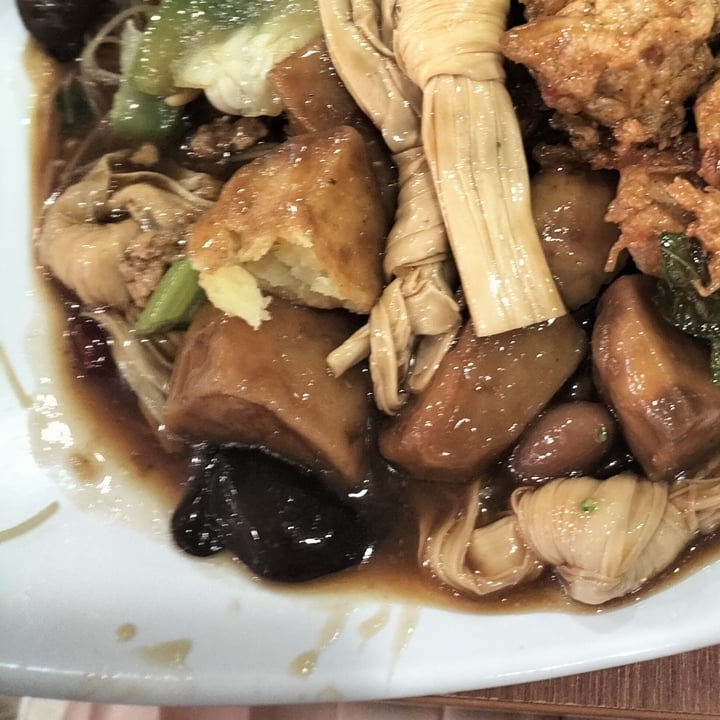 photo of eVeg Vegetarian Tau Kee dish shared by @glitteryunicorn on  05 Jul 2023 - review
