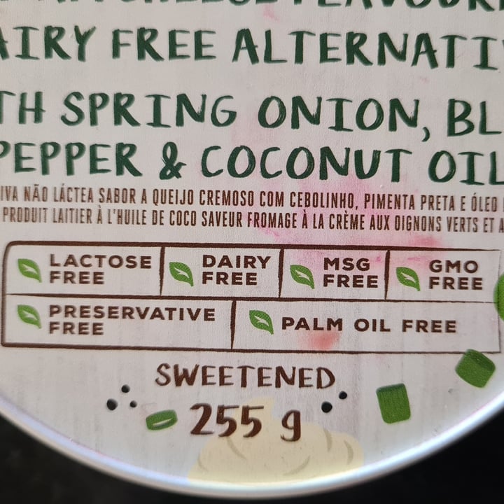 photo of Simple Truth Cream Cheese - Spring Onion, Black Pepper And Coconut Oil shared by @veronicagroen on  09 Apr 2023 - review