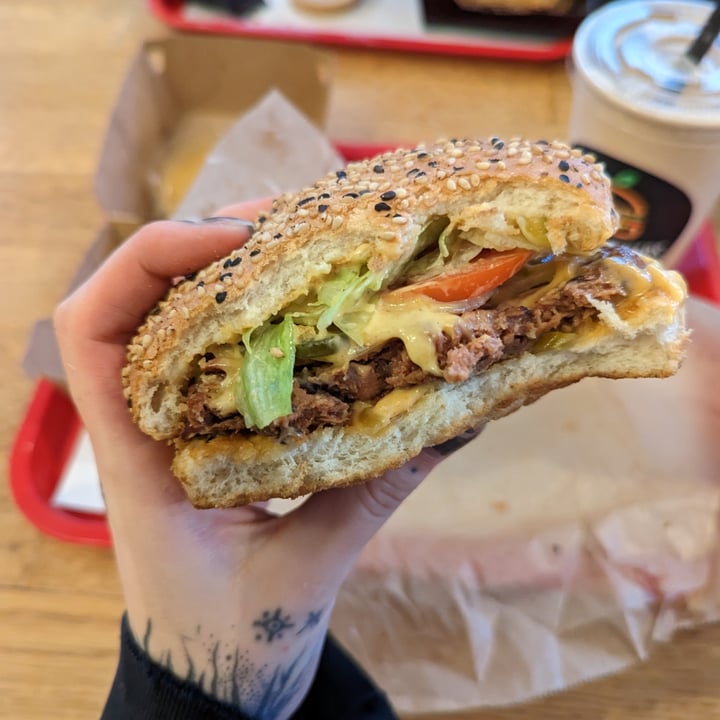 photo of BEESECHURGERS King's Churger shared by @bornwild on  29 Mar 2023 - review