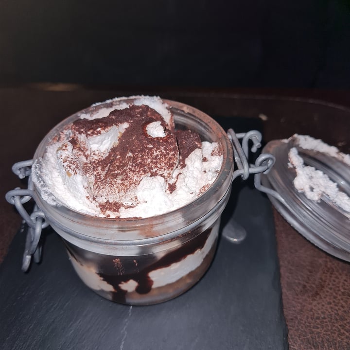 photo of Il Pangolino - Vegan Bistrot #nonchiamatelo Tiramisù shared by @metemagno on  20 May 2023 - review