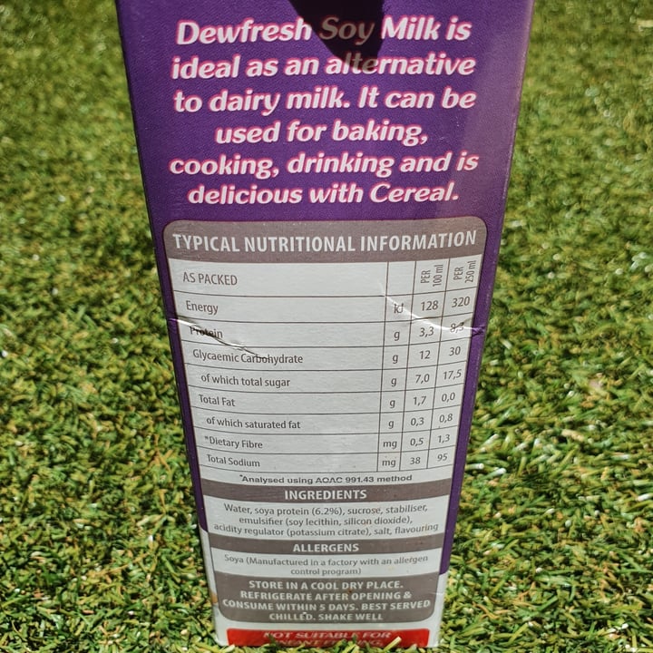 photo of Dewfresh Dewfresh Soy Milk shared by @humanequalshypocrite on  15 Jan 2023 - review