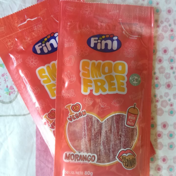 photo of fini fini smoofree morango shared by @abluebird on  12 Jul 2023 - review