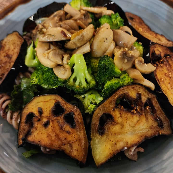 photo of Banana Jam Cafe Aubergine and Broccoli salad shared by @sachthevegan on  03 Mar 2023 - review