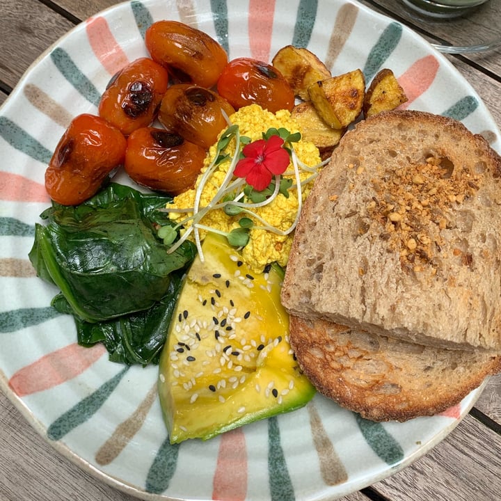 photo of L’Herbanyste Vegan Breakfast Scramble shared by @thecherryhoang on  18 Apr 2023 - review