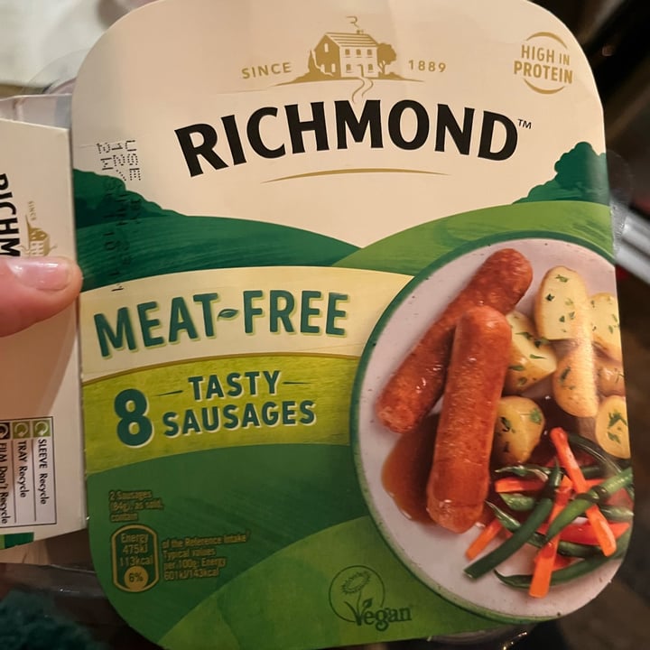 photo of Richmond 8 meat-free sausages shared by @gabriellademartino on  01 Jan 2023 - review