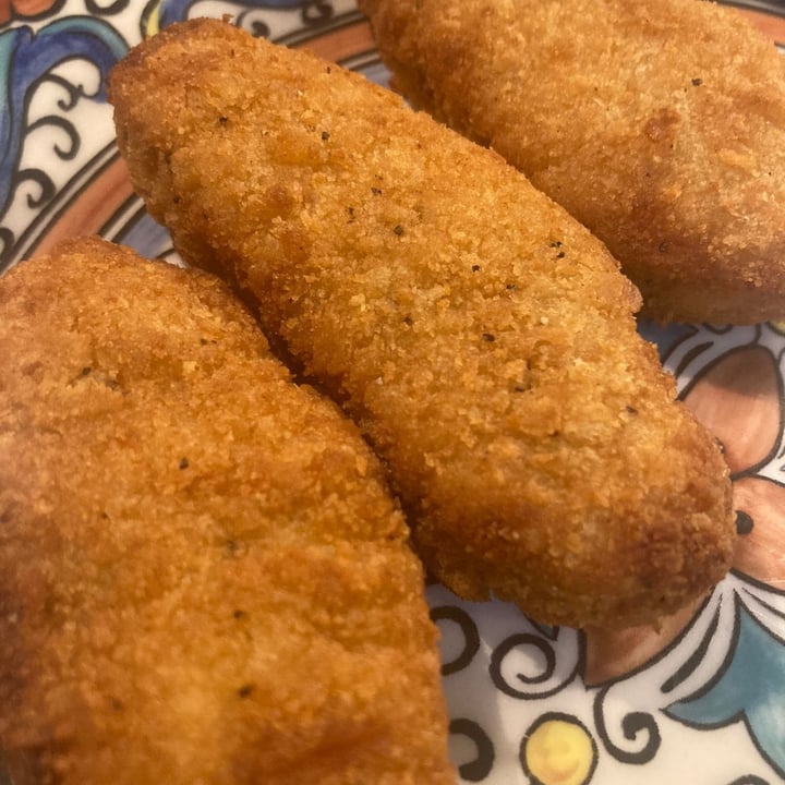 photo of Beyond Meat Chicken Tenders shared by @taysavage on  01 Apr 2023 - review