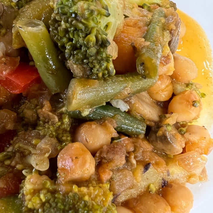 photo of Fruits & Roots Chickpea and Brocolli Curry shared by @ftc on  26 Feb 2023 - review