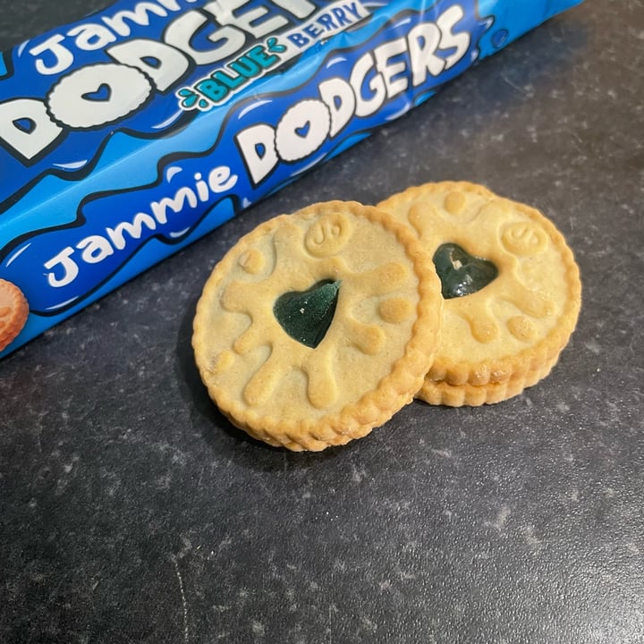 photo of Jammie Dodgers Blue berry flavour shared by @olivejuice on  26 Jan 2023 - review
