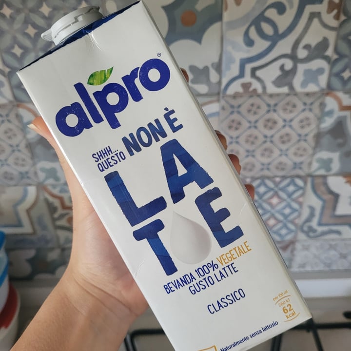 photo of Alpro Shhh...Questo Non è Latte (CLASSICO) shared by @gianirene on  29 Apr 2023 - review