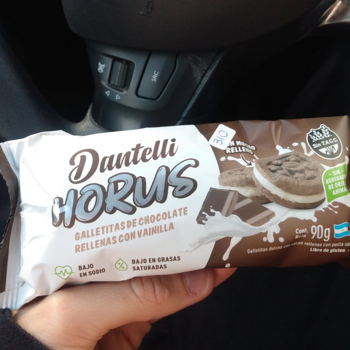 photo of dantelli Galletitas de Chocolate rellenas con Vainilla shared by @martinvegan on  23 Jun 2023 - review