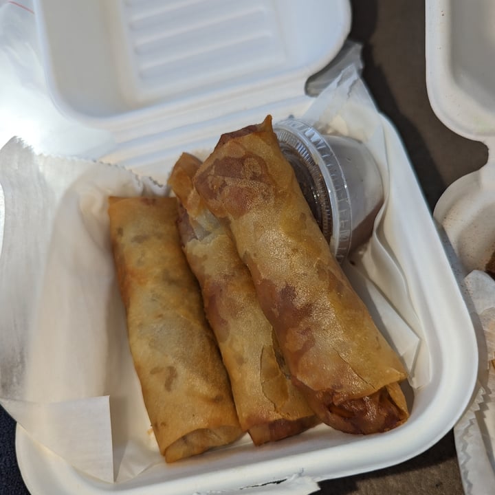 photo of Philly Vegan Golden Apple Pie Egg Rolls shared by @mushie on  22 Jan 2023 - review