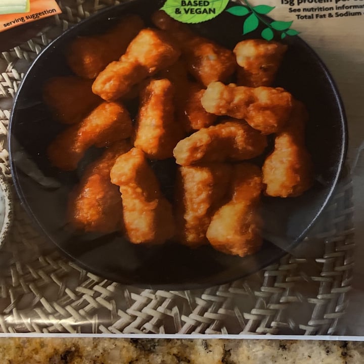 photo of Trader Joe's Buffalo Style Chickenless Wings shared by @pdeos on  05 Mar 2023 - review
