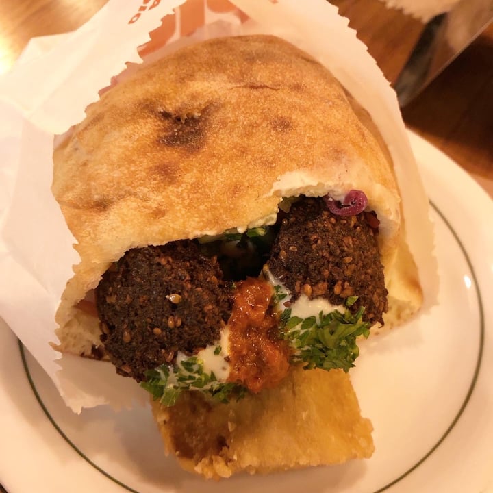 photo of Shuk Falafel & Kebabs sanduiche de falafel shared by @amormaior on  04 Mar 2023 - review